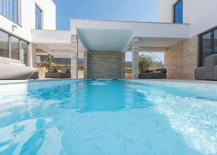 Вилла Four Seasons *