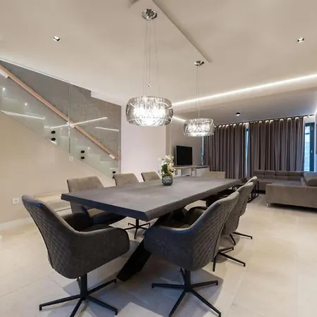 Four Seasons 빌라 브르시