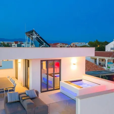 빌라 Four Seasons 브르시