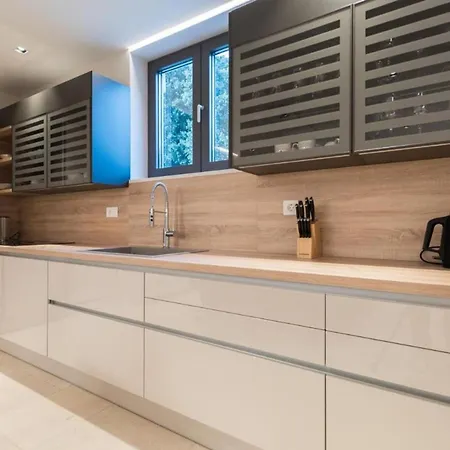 Four Seasons 빌라 브르시