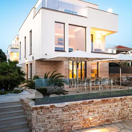 Four Seasons 브르시